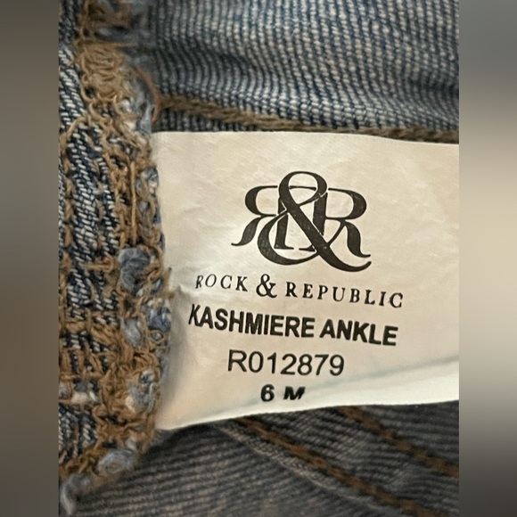 Rock & Republic size 6 blue distressed jeans - Picture 6 of 12